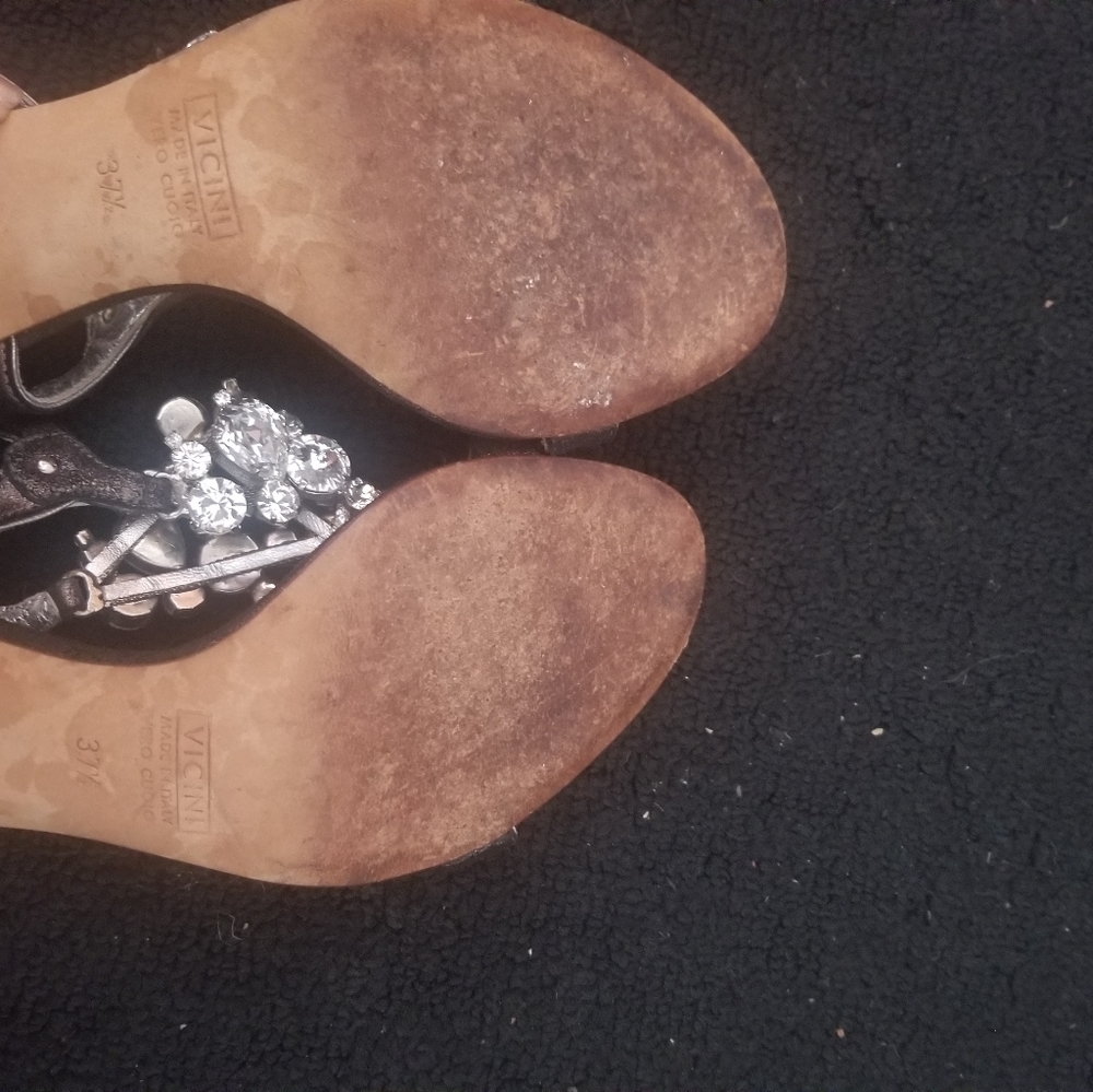 Sandals - Picture 3 of 4